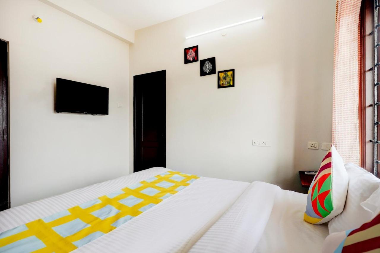 Oyo Home Fantasea Uthandi Near Juhu Beach Madras Buitenkant foto
